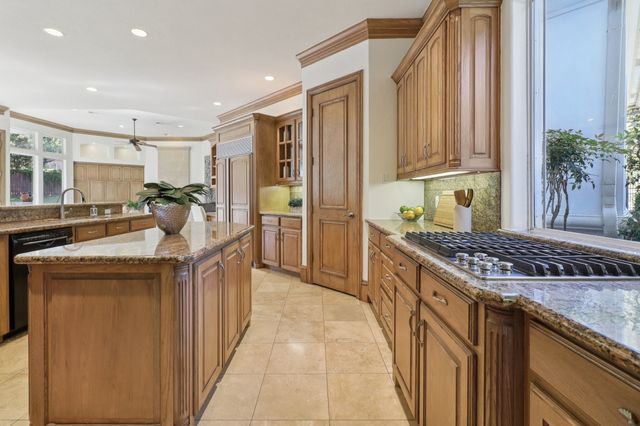 1403 Lands End Court, Southlake, TX 76092