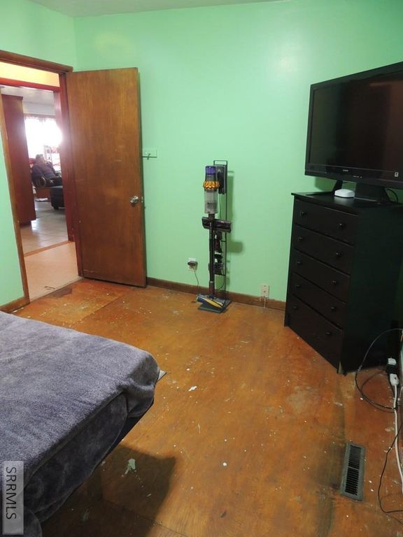 Image 9 of property listing at 235 W 6th S # 1, St Anthony, ID 83445