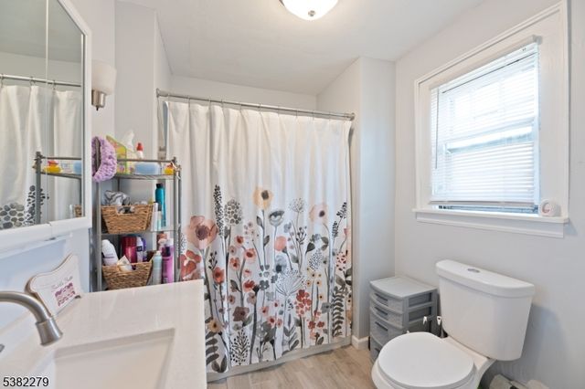 65 Ernst Ave, Bloomfield Twp., NJ 07003