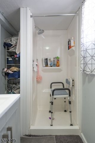 65 Ernst Ave, Bloomfield Twp., NJ 07003