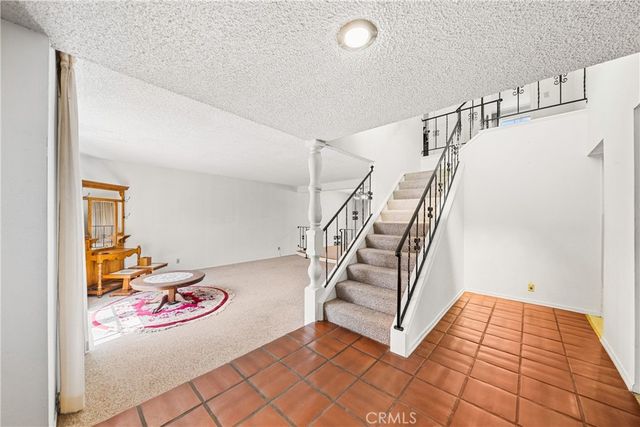 8111 Dartmoor Dr, Huntington Beach, CA 92646