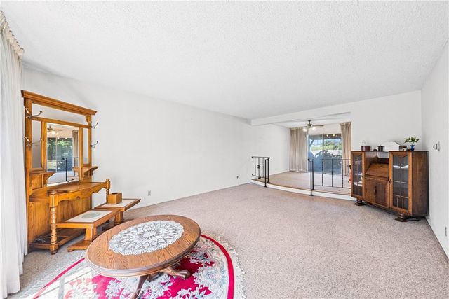 8111 Dartmoor Dr, Huntington Beach, CA 92646