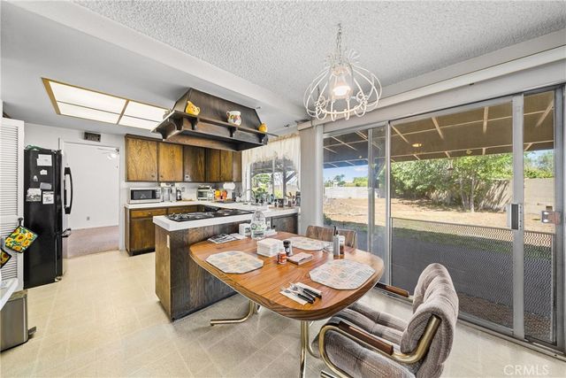 8111 Dartmoor Dr, Huntington Beach, CA 92646