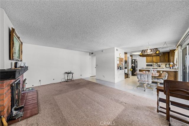 8111 Dartmoor Dr, Huntington Beach, CA 92646