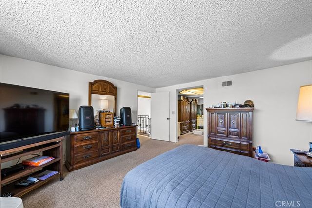 8111 Dartmoor Dr, Huntington Beach, CA 92646
