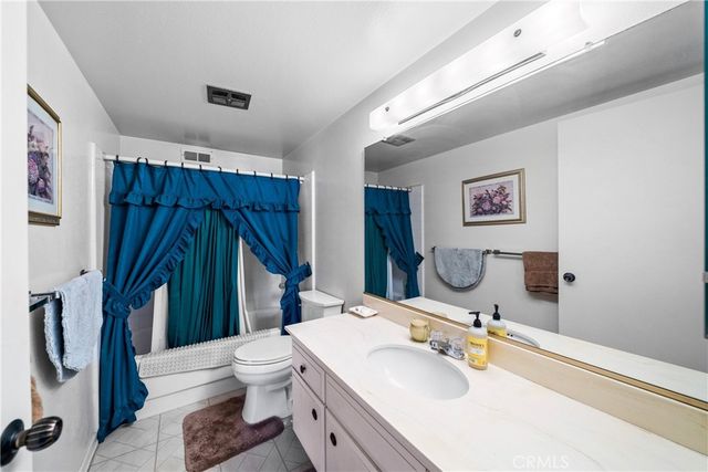 8111 Dartmoor Dr, Huntington Beach, CA 92646