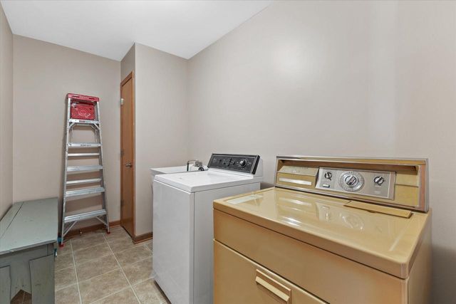 6615 Greenhill DRIVE, Mount Pleasant, WI 53406