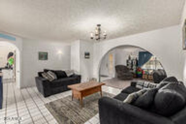 4415 W CALAVAR Road, Glendale, AZ 85306