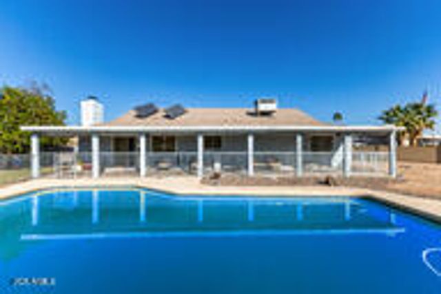 4415 W CALAVAR Road, Glendale, AZ 85306