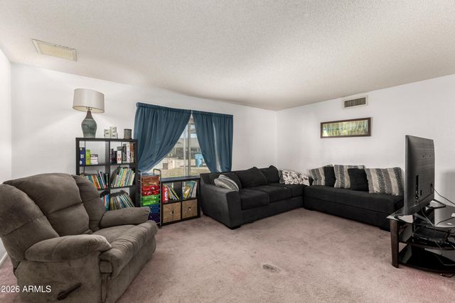 4415 W CALAVAR Road, Glendale, AZ 85306