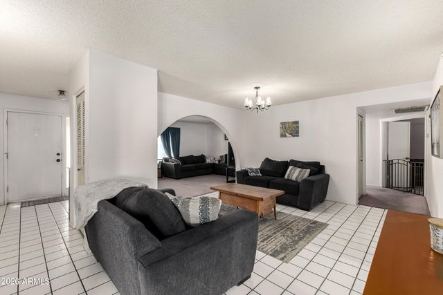 4415 W CALAVAR Road, Glendale, AZ 85306