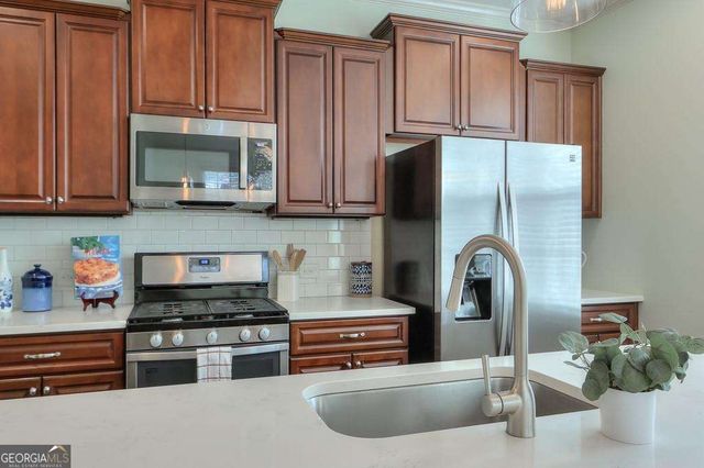 7205 Lowery Oak Drive, Roswell, GA 30075