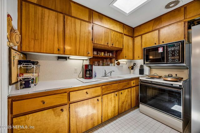 6818 MERRILL Court, Jacksonville, FL 32211