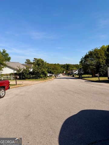 235 Oak Circle N, Stockbridge, GA 30281