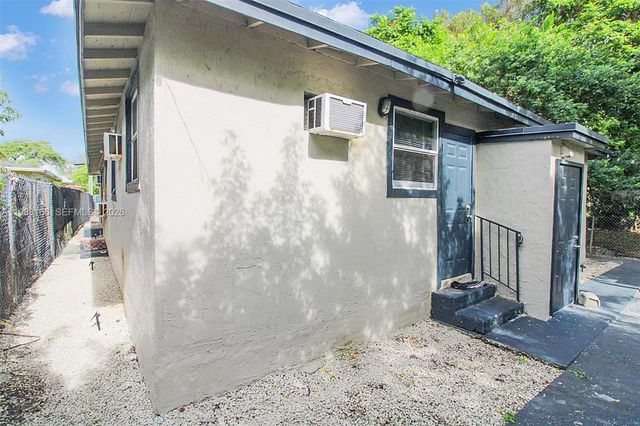 1126 NW 58th Ter, Miami, FL 33127