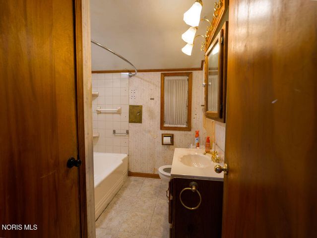 3915 Seckinger Drive, Toledo, OH 43613