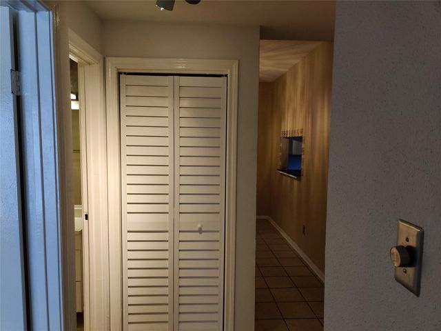 3100 Walnut Bend Lane 209, Houston, TX 77042