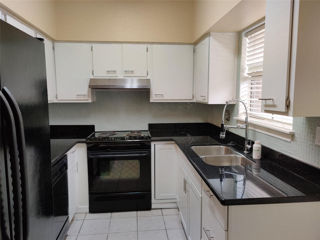 3100 Walnut Bend Lane 209, Houston, TX 77042