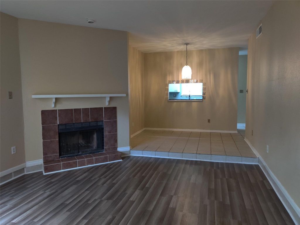 3100 Walnut Bend Lane 209, Houston, TX 77042