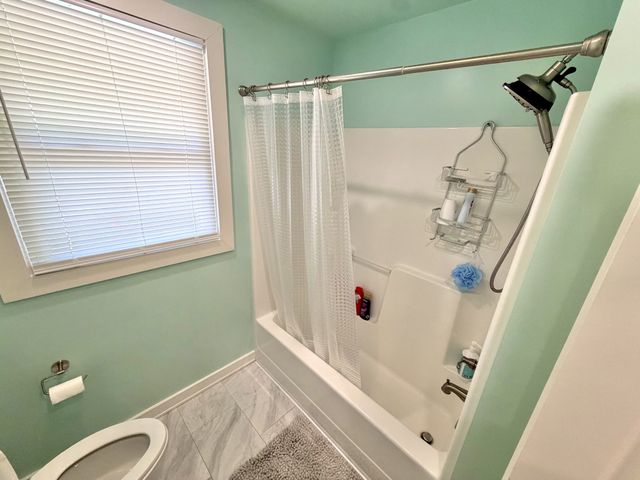 233 Riverwood Dr, Hendersonville, TN 37075