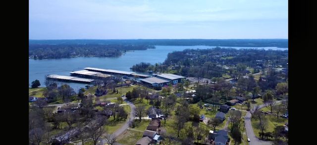 233 Riverwood Dr, Hendersonville, TN 37075