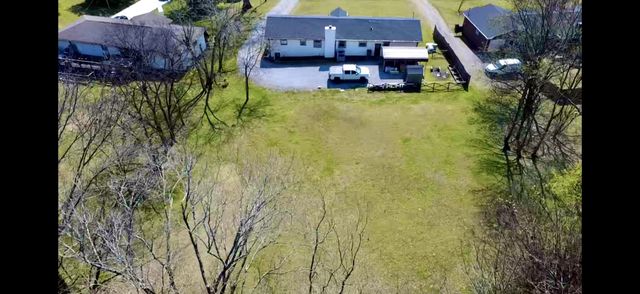 233 Riverwood Dr, Hendersonville, TN 37075