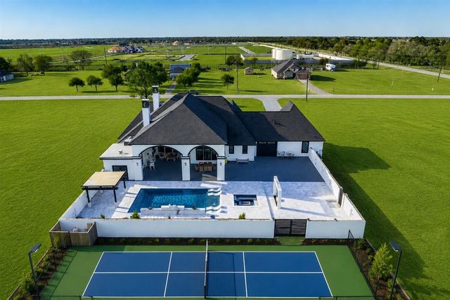 4821 Walters Road, Richmond, TX 77469
