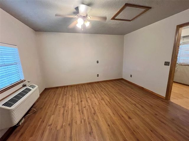 714 N 5th Street, Weatherford, OK 73096