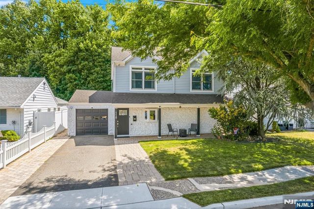 118 Howard Avenue, Rochelle Park, NJ 07662