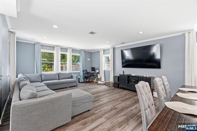118 Howard Avenue, Rochelle Park, NJ 07662