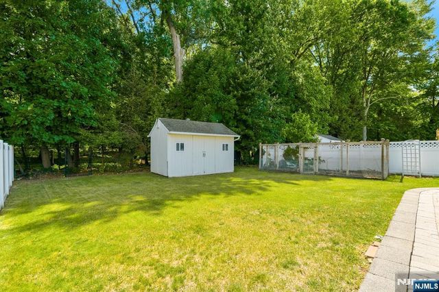 118 Howard Avenue, Rochelle Park, NJ 07662