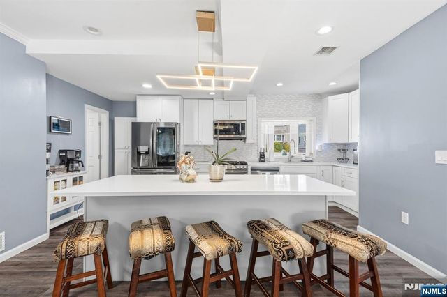 118 Howard Avenue, Rochelle Park, NJ 07662