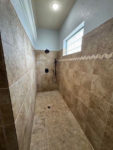 443 Bridlegate Blvd, Bandera, TX 78003