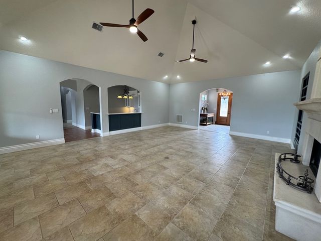 443 Bridlegate Blvd, Bandera, TX 78003