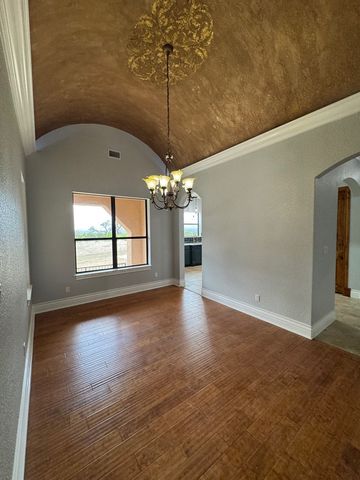 443 Bridlegate Blvd, Bandera, TX 78003