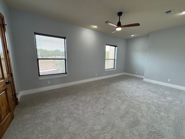 443 Bridlegate Blvd, Bandera, TX 78003