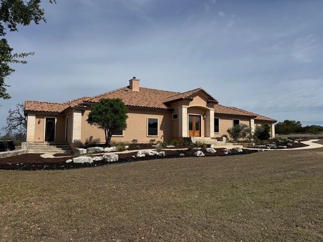 443 Bridlegate Blvd, Bandera, TX 78003