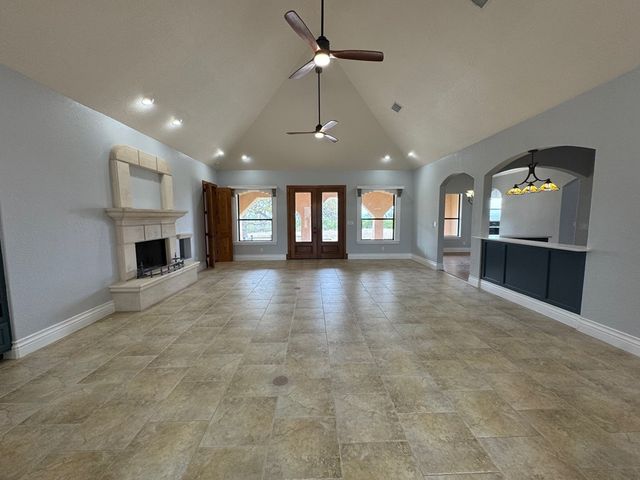 443 Bridlegate Blvd, Bandera, TX 78003