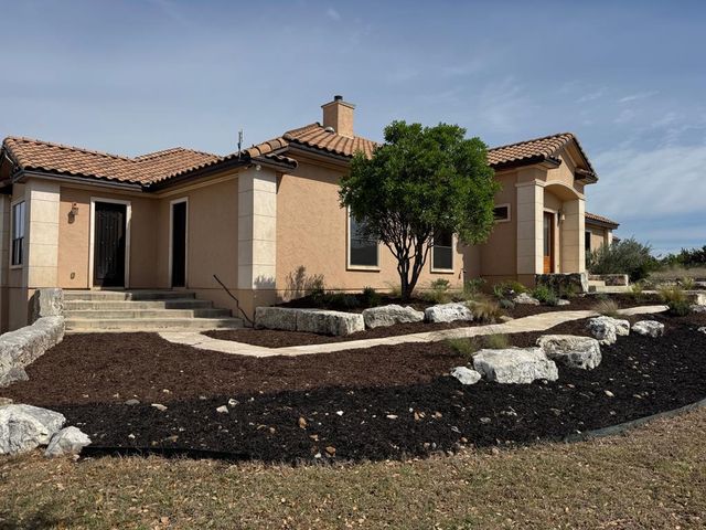 443 Bridlegate Blvd, Bandera, TX 78003