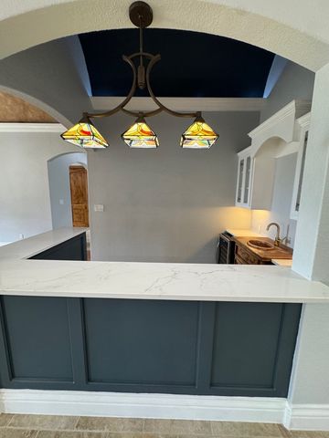 443 Bridlegate Blvd, Bandera, TX 78003