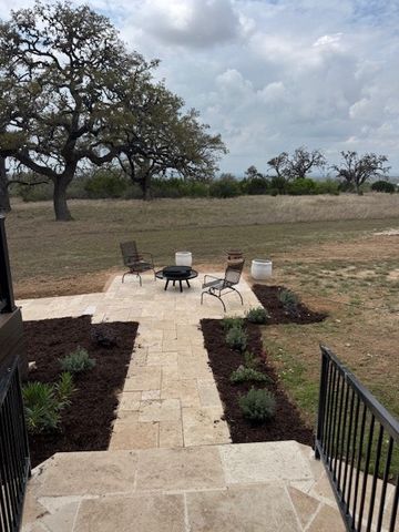 443 Bridlegate Blvd, Bandera, TX 78003