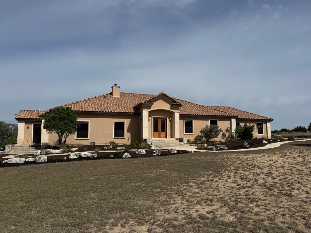 443 Bridlegate Blvd, Bandera, TX 78003