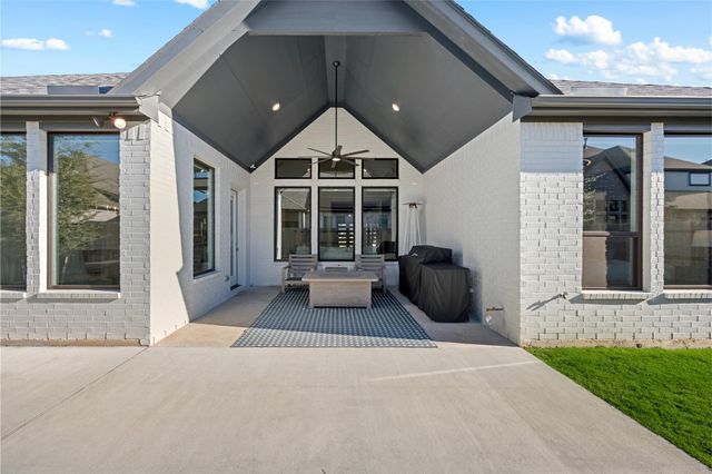 4810 Creekbend Drive, Fulshear, TX 77441