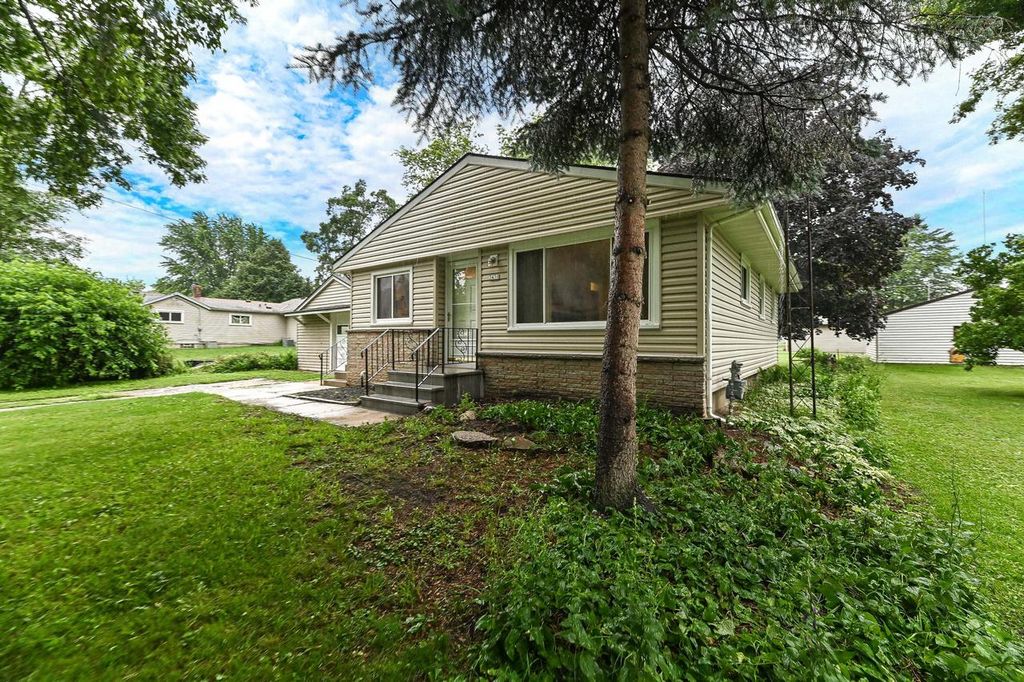 3430 Roberts STREET, Franksville, WI 53126