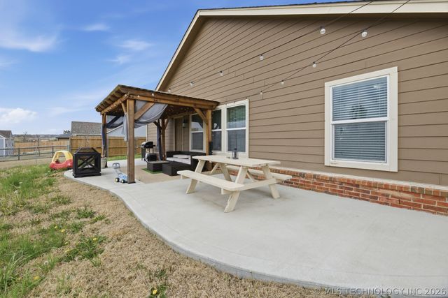 4104 W 105th Street S, Jenks, OK 74037
