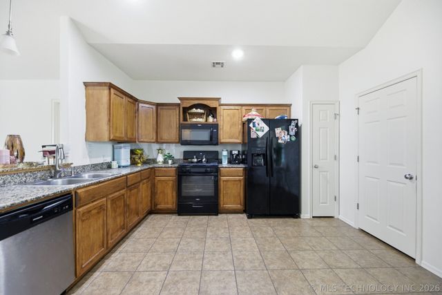 4104 W 105th Street S, Jenks, OK 74037