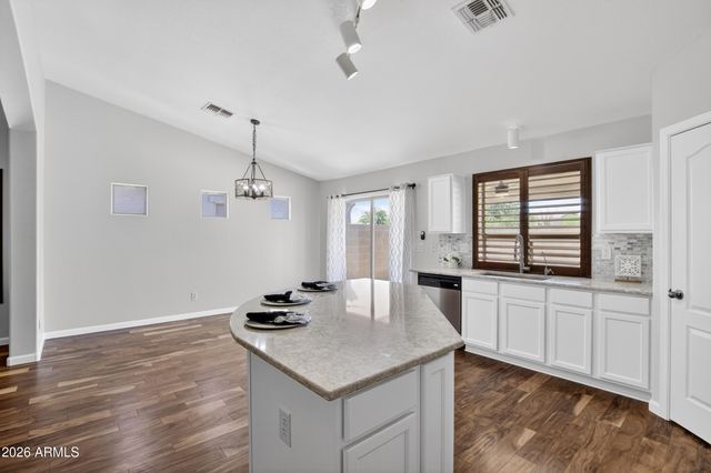 1401 E JEANNE Lane, San Tan Valley, AZ 85140
