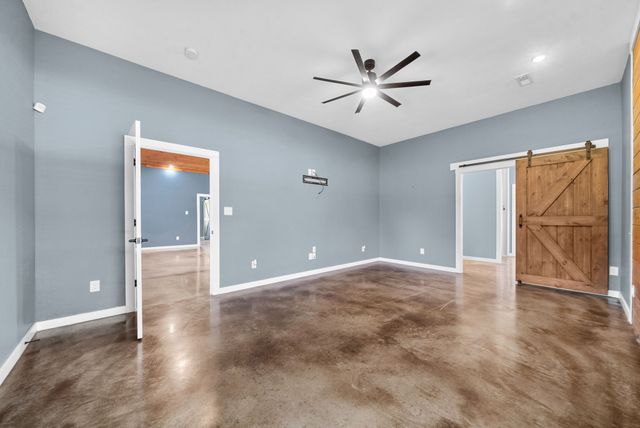 890 Iron Workers Rd, Clarksville, TN 37043