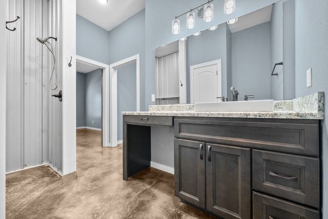 890 Iron Workers Rd, Clarksville, TN 37043