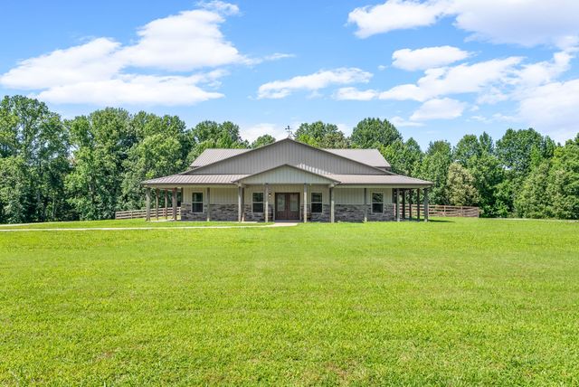 890 Iron Workers Rd, Clarksville, TN 37043